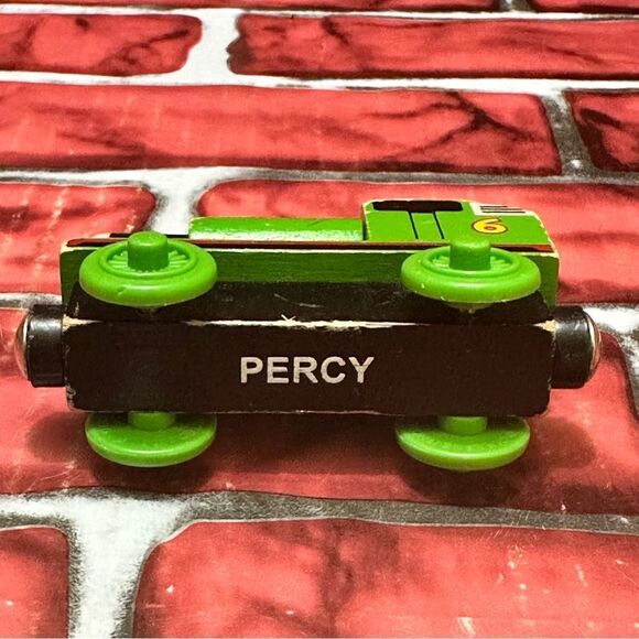 Thomas & Friends Railway Wooden magnetic PERCY train - Picture 4 of 6